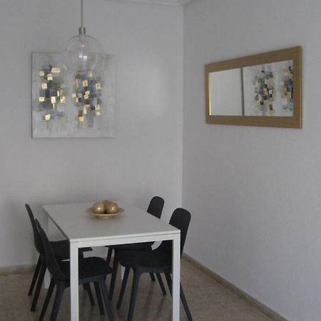 A Cien Metros De La Playa Del Cura Apartment Torrevieja Bagian luar foto
