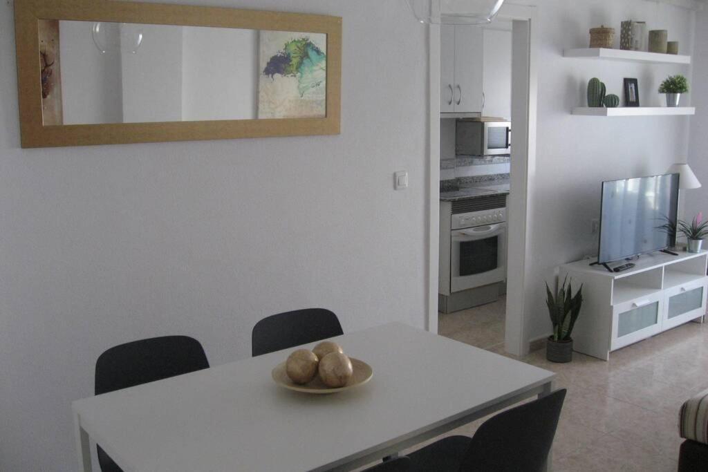 A Cien Metros De La Playa Del Cura Apartment Torrevieja Bagian luar foto